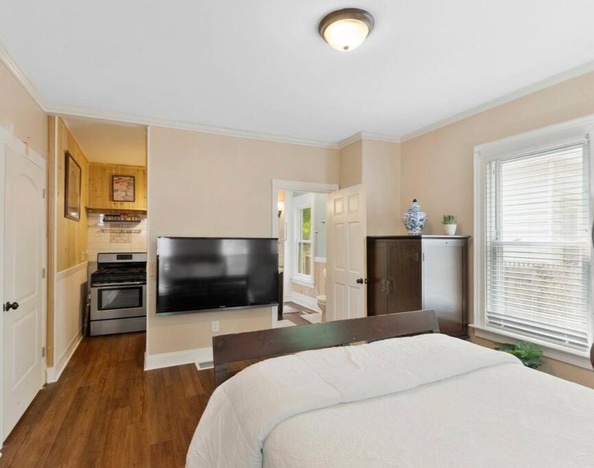 Beautiful Studio Apartment In Historic House نيو هافن المظهر الخارجي الصورة